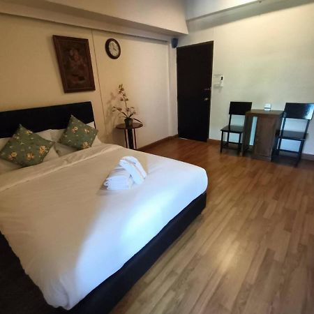 Hostel Soft Night Barzaar Chiang Mai Exterior foto