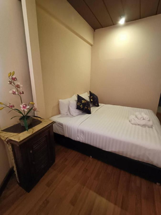 Hostel Soft Night Barzaar Chiang Mai Exterior foto