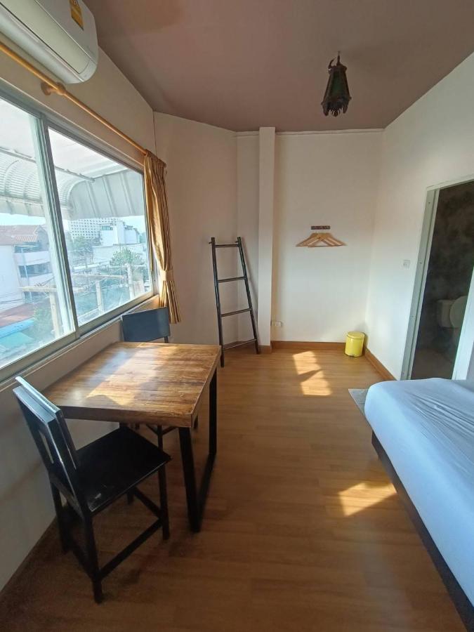 Hostel Soft Night Barzaar Chiang Mai Exterior foto