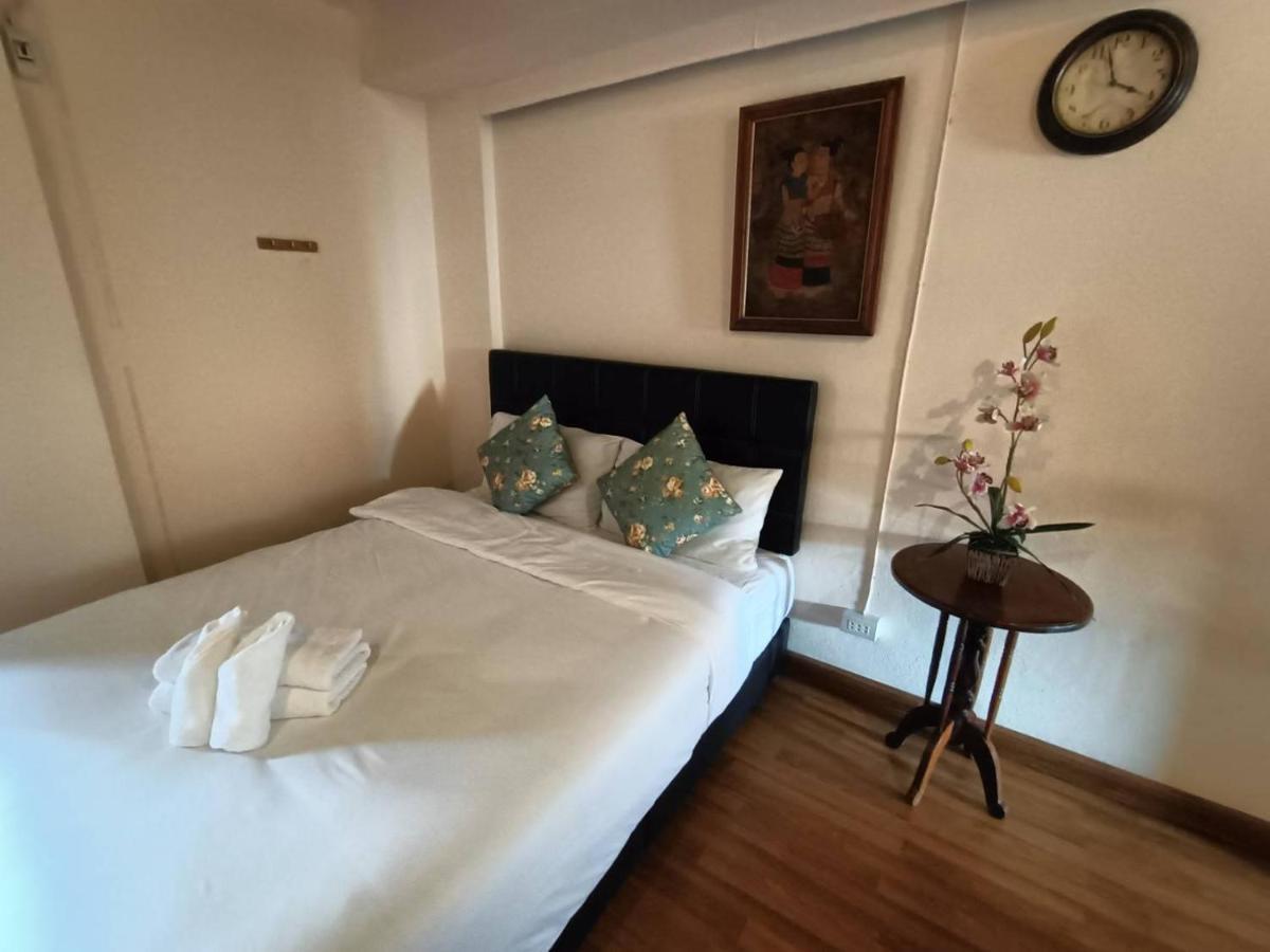 Hostel Soft Night Barzaar Chiang Mai Exterior foto