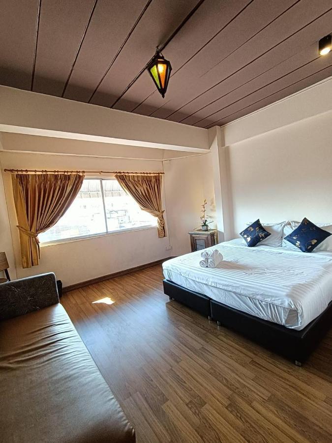 Hostel Soft Night Barzaar Chiang Mai Exterior foto