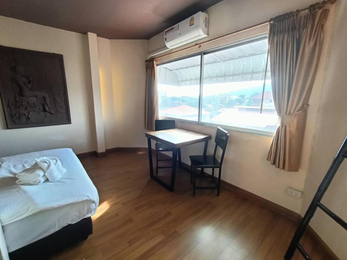 Hostel Soft Night Barzaar Chiang Mai Exterior foto